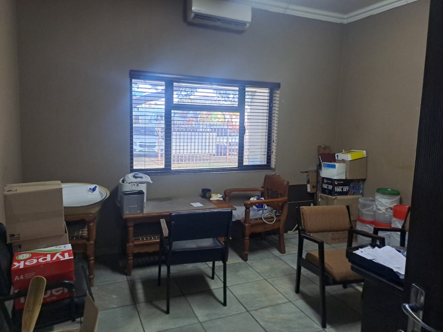 Commercial Property for Sale in Oos Einde North West
